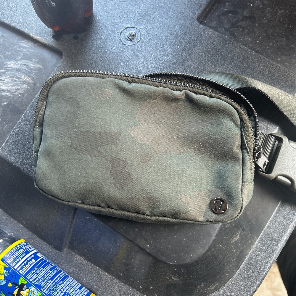 lululemon camo belt bag